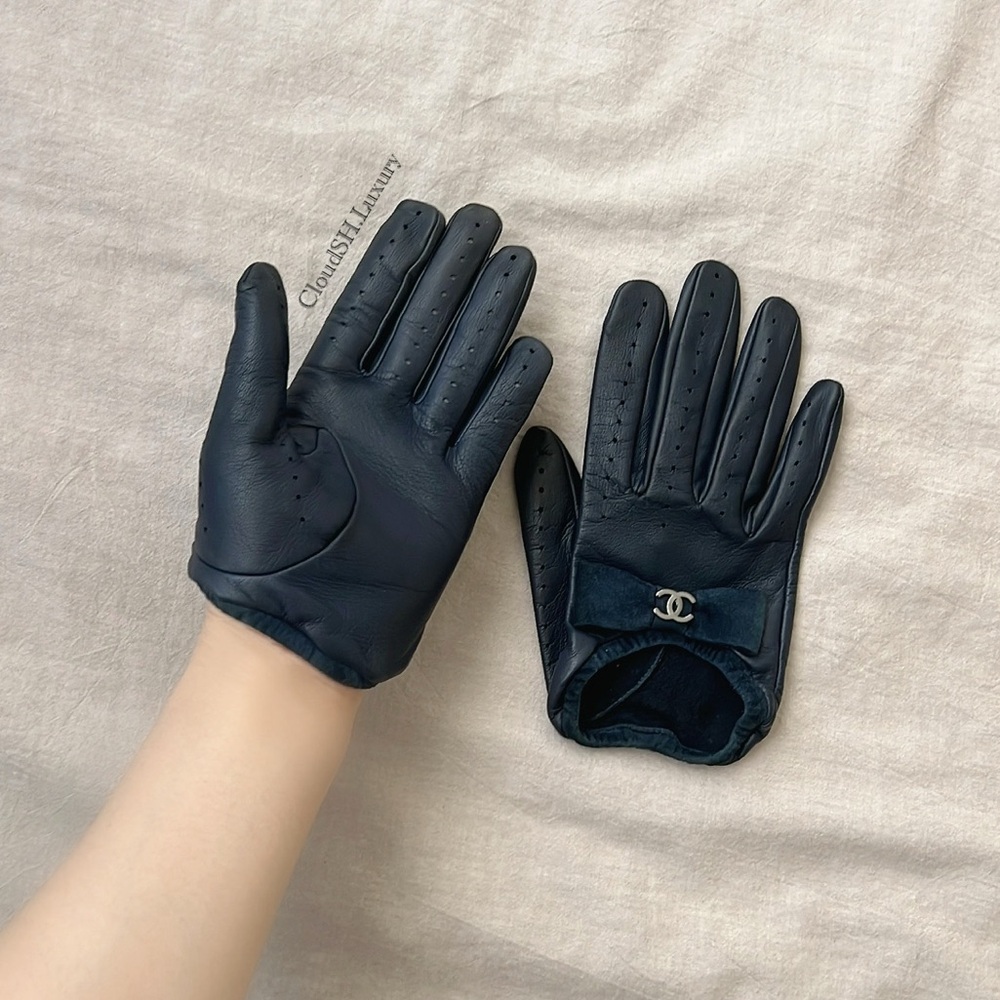 Auth Chanel Classic CC Logo Bow Dark Navy Leather Gloves - Size 7 (XS) - Picture 13 of 13
